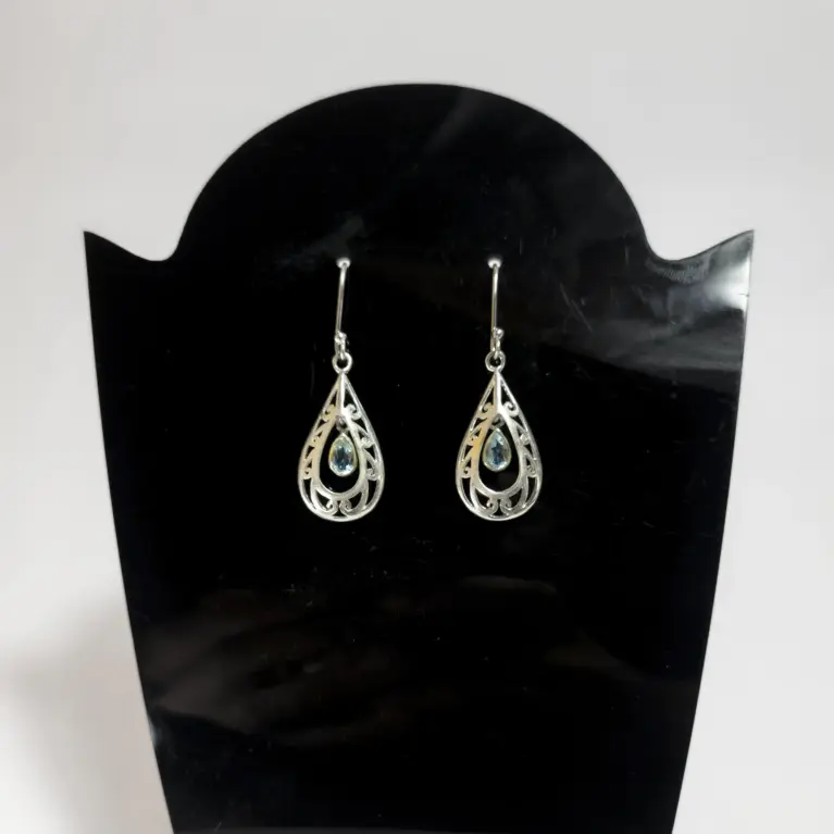 Brincos em Prata 925 com Topázio Azul - Elegância e Serenidade