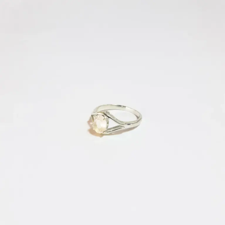 Anel em Prata 925 com Pedra da Luz - Clareza e Iluminação