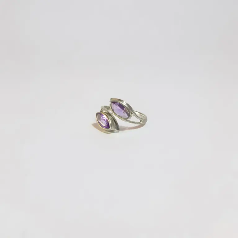 Anel em Prata 925 com Labradorita - Proteção e Misticismo