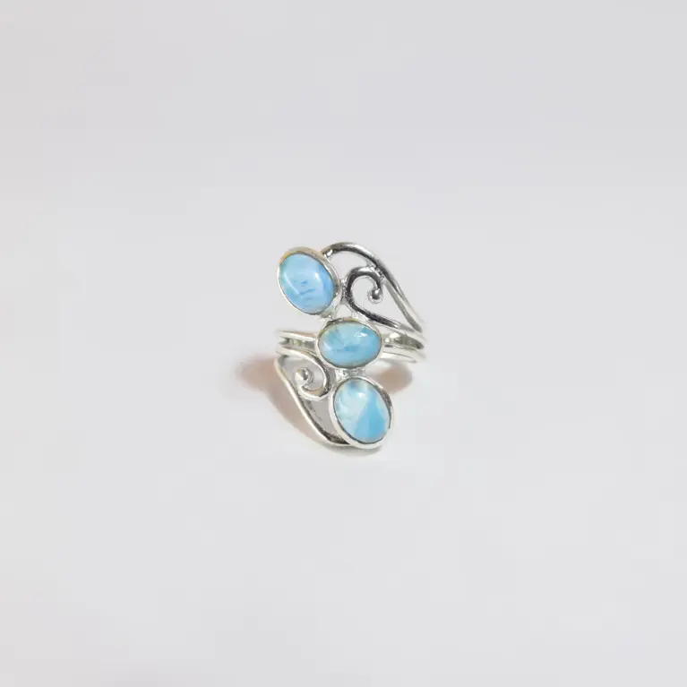Anel em Prata 925 com Larimar - O Essência do Mar e da Serenidade