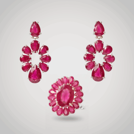 Conjunto em Prata 925 com Brincos e Anel em Rubi Rosa